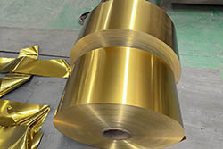 papel de aluminio dorado