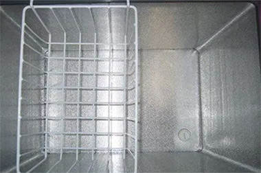 Revestimento para refrigerador em chapa de alumínio com relevo em casca de laranja