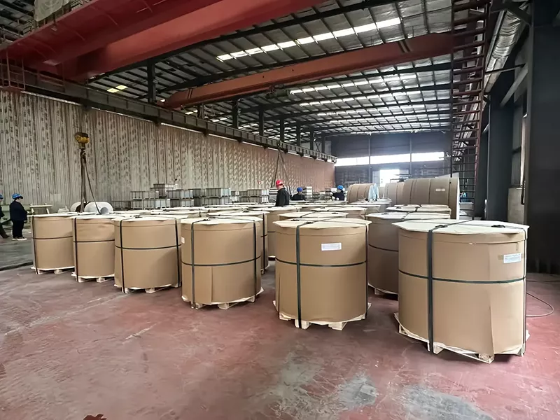 Export packaging of 8011 aluminum foil with wooden pallet and protective wrapping