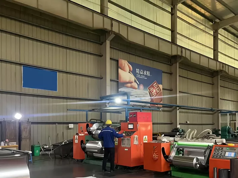Haomei Aluminumにおけるアルミ箔コイルの品質検査